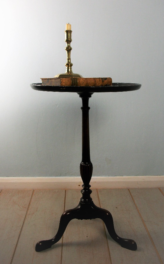 Small Mahogany Dish Top Tripod Wine Table